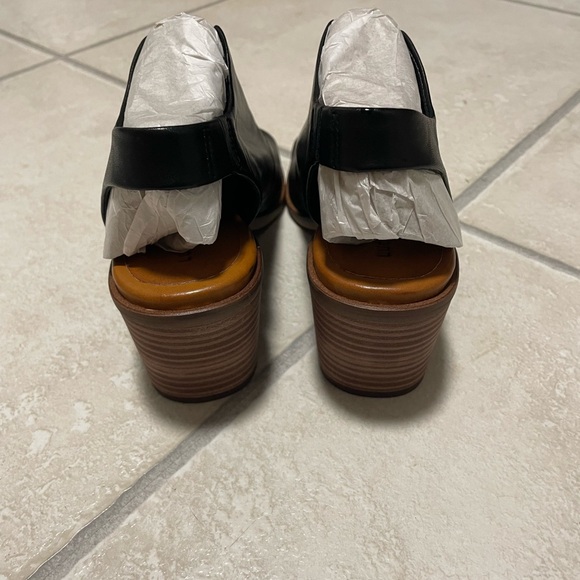 Lucky Brand Black Heeled Boots with Chunky Heel - Picture 3 of 6